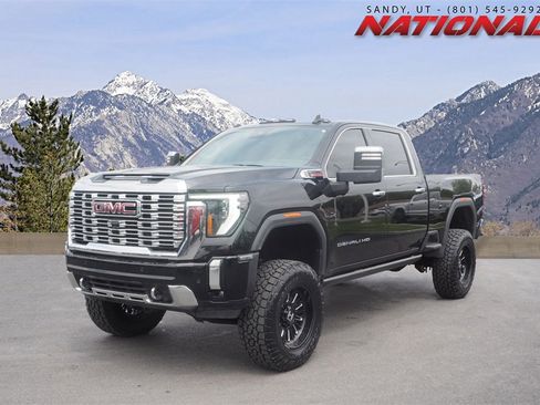 Used 2024 GMC Sierra 3500 Denali w/ Denali Reserve Package image 1