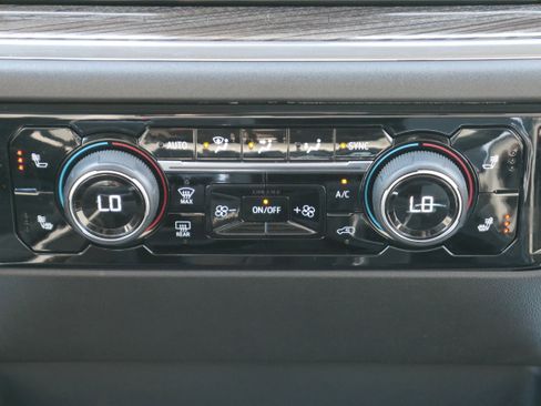 Certified 2025 Chevrolet Silverado 1500 RST AWD/4WD image 22