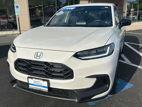Used 2024 Honda HR-V Sport image 11