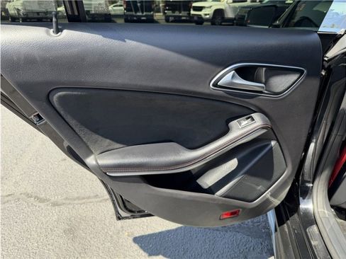 Used 2017 Mercedes-Benz CLA 250 4MATIC image 21