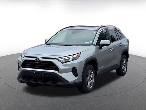 Used 2025 Toyota RAV4 XLE image 7