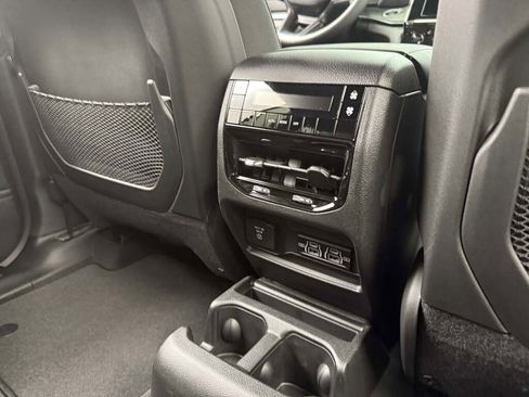 New 2025 Jeep Grand Cherokee L Laredo image 28