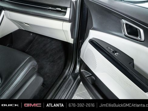 Used 2022 Kia Carnival LX FWD image 23