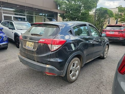 Used 2019 Honda HR-V LX image 3