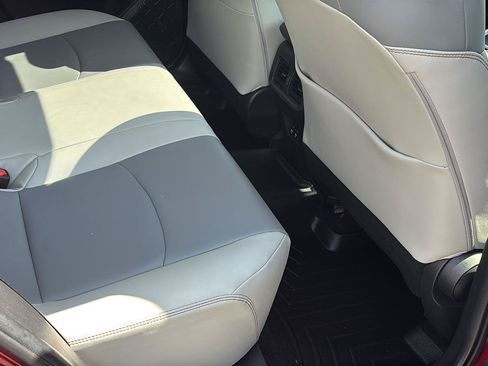 Used 2019 Toyota RAV4 XLE Premium FWD image 21