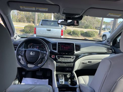 Used 2017 Honda Pilot Elite image 31