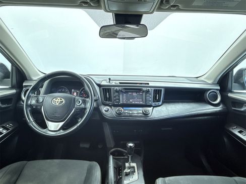 Used 2018 Toyota RAV4 XLE image 15