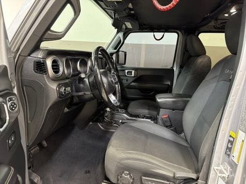 Used 2020 Jeep Wrangler Unlimited Sahara AWD/4WD image 13