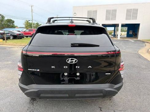 Used 2024 Hyundai Kona SEL w/ Convenience Package AWD/4WD image 4