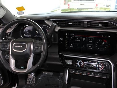 Used 2025 GMC Sierra 2500 Denali w/ Denali Reserve Package AWD/4WD image 32