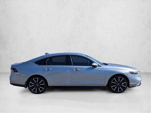 Used 2023 Honda Accord Touring image 4