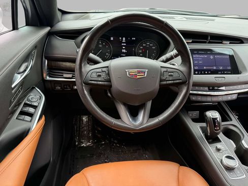 Used 2019 Cadillac XT4 Premium Luxury AWD/4WD image 4