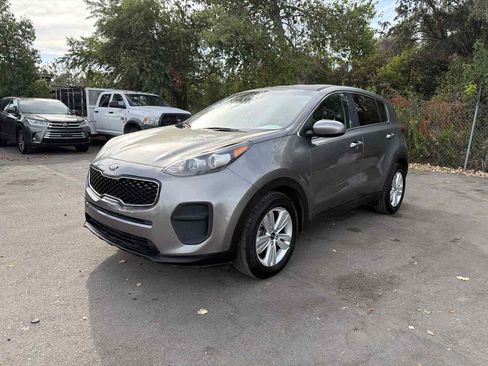 Used 2018 Kia Sportage LX FWD image 3