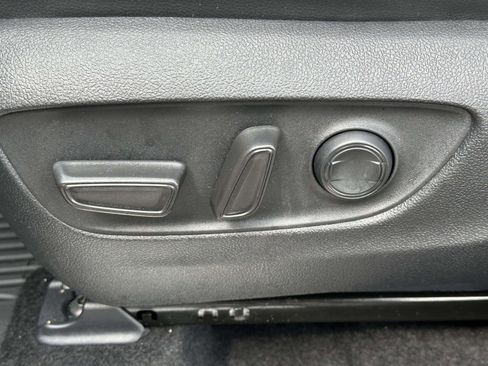 Used 2025 Toyota Highlander XSE image 25