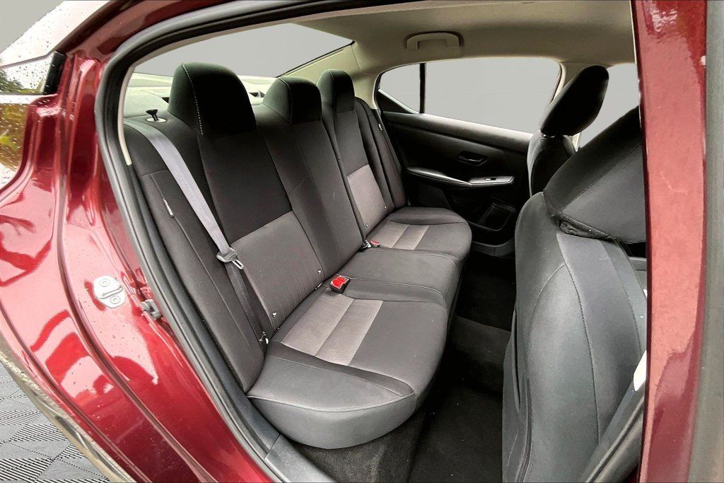 Used 2024 Nissan Sentra SV FWD image 19