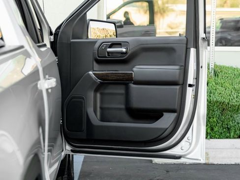 Used 2021 GMC Sierra 1500 SLE image 24