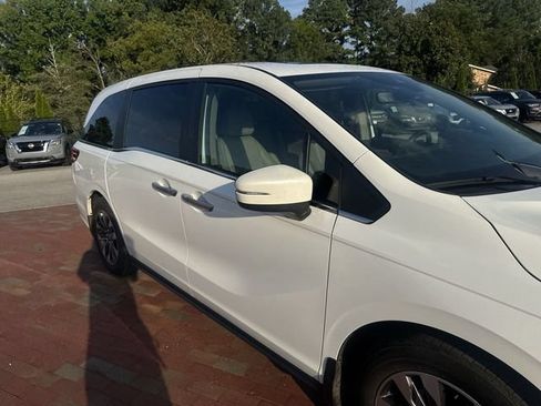 Certified 2024 Honda Odyssey EX-L image 18