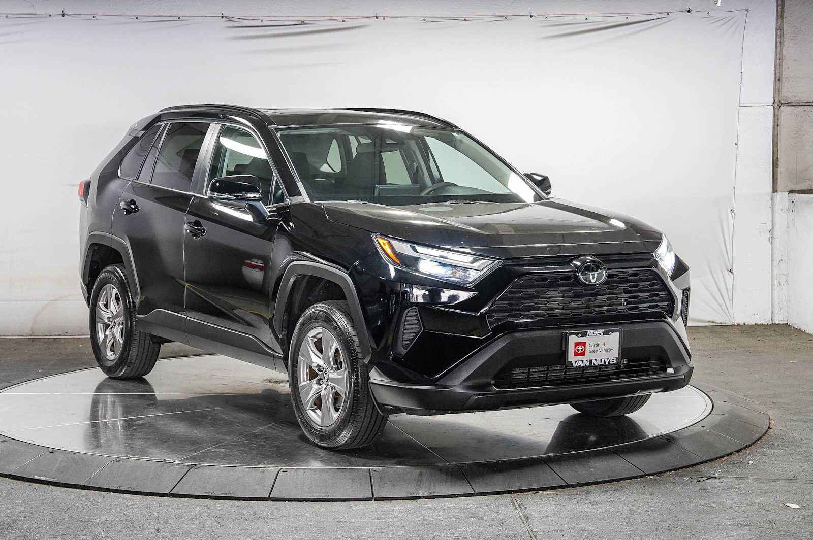 Certified 2023 Toyota RAV4 XLE w/ Convenience Package FWD image 5