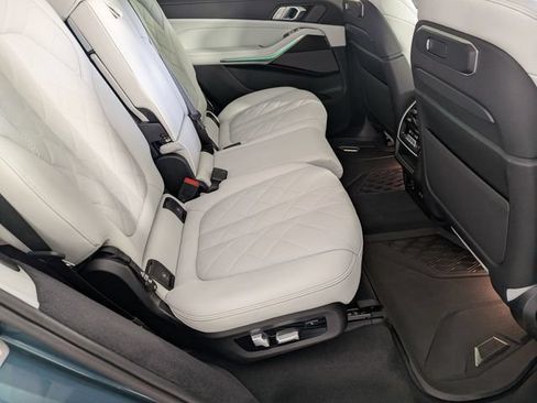Used 2024 BMW X7 xDrive40i AWD/4WD image 32