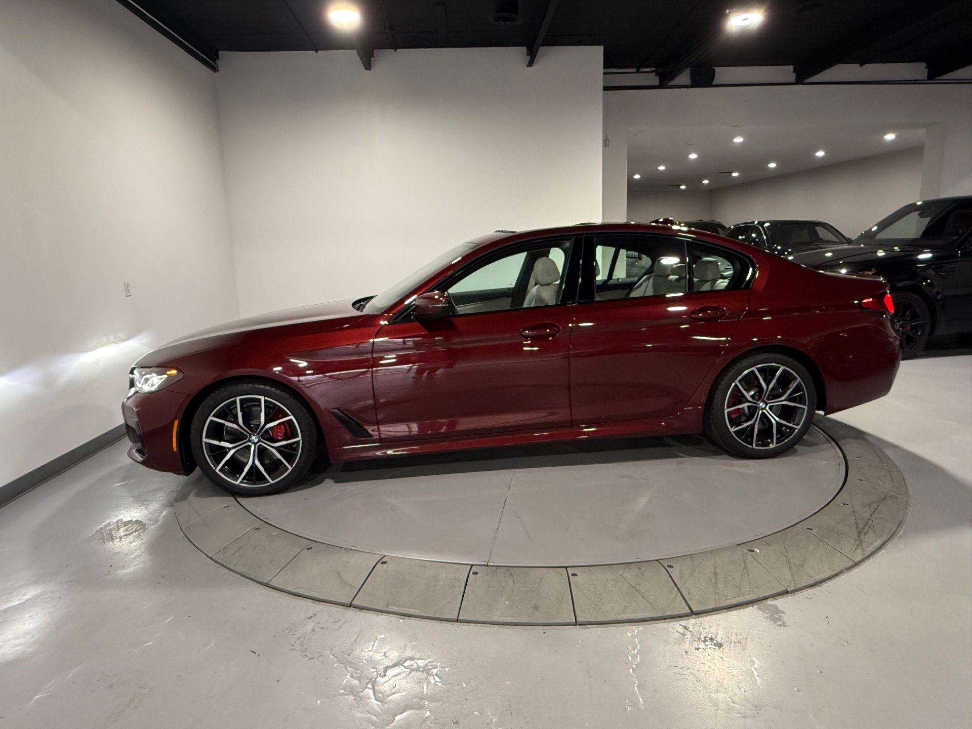 Used 2023 BMW 530i xDrive w/ M Sport Package AWD/4WD image 16