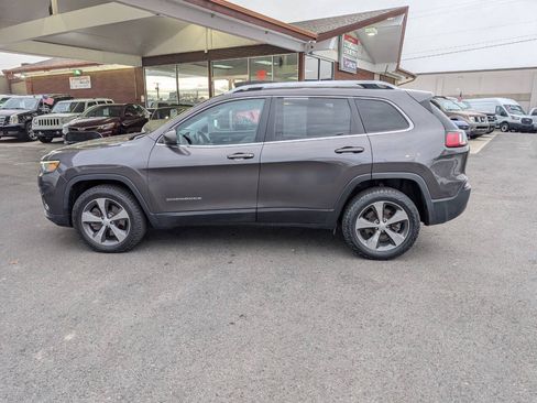 Used 2019 Jeep Cherokee Limited w/ Trailer Tow Group AWD/4WD image 4