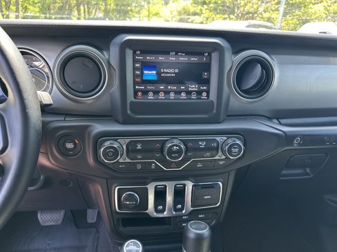 Used 2021 Jeep Wrangler Willys AWD/4WD image 29