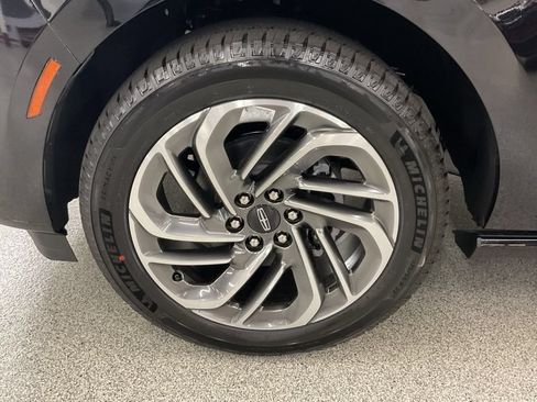 New 2027 Lincoln Navigator Reserve AWD/4WD image 9