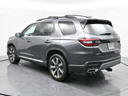 Used 2025 Honda Pilot Elite image 5