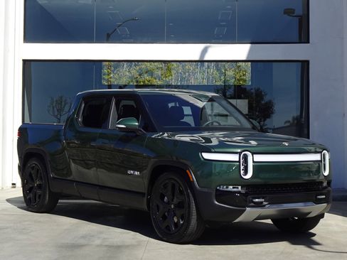 Used 2023 Rivian R1T Adventure image 10