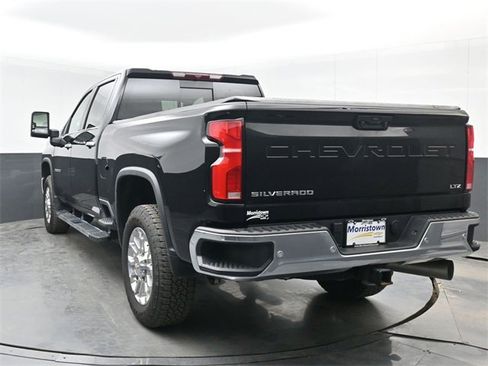 Used 2025 Chevrolet Silverado 2500 LTZ w/ LTZ Convenience Package image 10