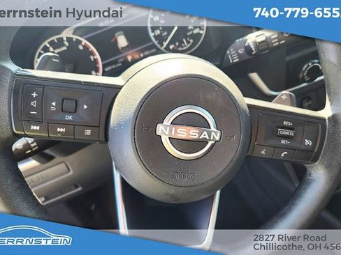 Used 2024 Nissan Rogue S AWD/4WD image 12