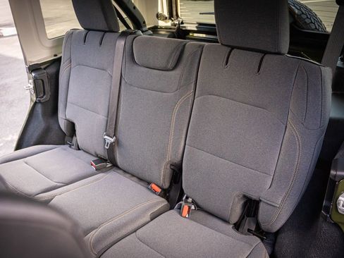 Used 2024 Jeep Wrangler Sahara image 23