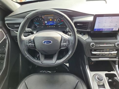 Used 2020 Ford Explorer XLT w/ Equipment Group 202A image 14