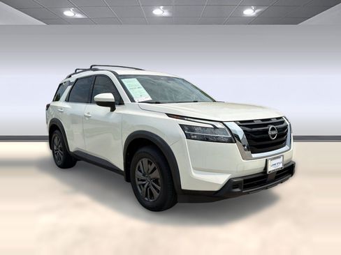 Used 2022 Nissan Pathfinder SV FWD image 7