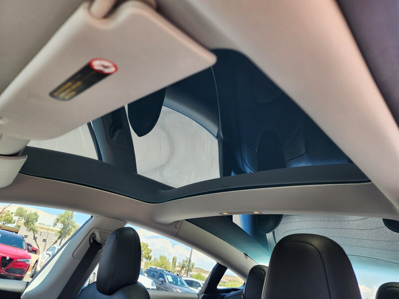 Used 2018 Tesla Model 3 Long Range RWD image 53