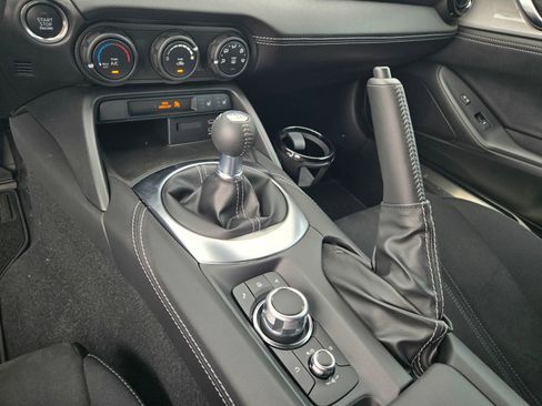 New 2026 MAZDA MX-5 Miata Club w/ Interior Package RWD image 15