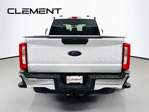 Used 2024 Ford F250 XLT w/ FX4 Off-Road Package AWD/4WD image 8