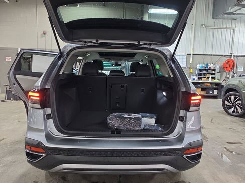 New 2026 Volkswagen Taos SE AWD/4WD image 14