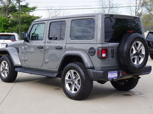 Used 2021 Jeep Wrangler Unlimited Sahara w/ Dual Top Group AWD/4WD image 5