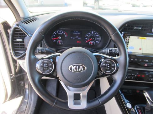 Used 2020 Kia Soul EX image 18