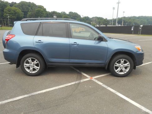 Used 2012 Toyota RAV4 4WD w/ Upgrade Value Pkg image 11