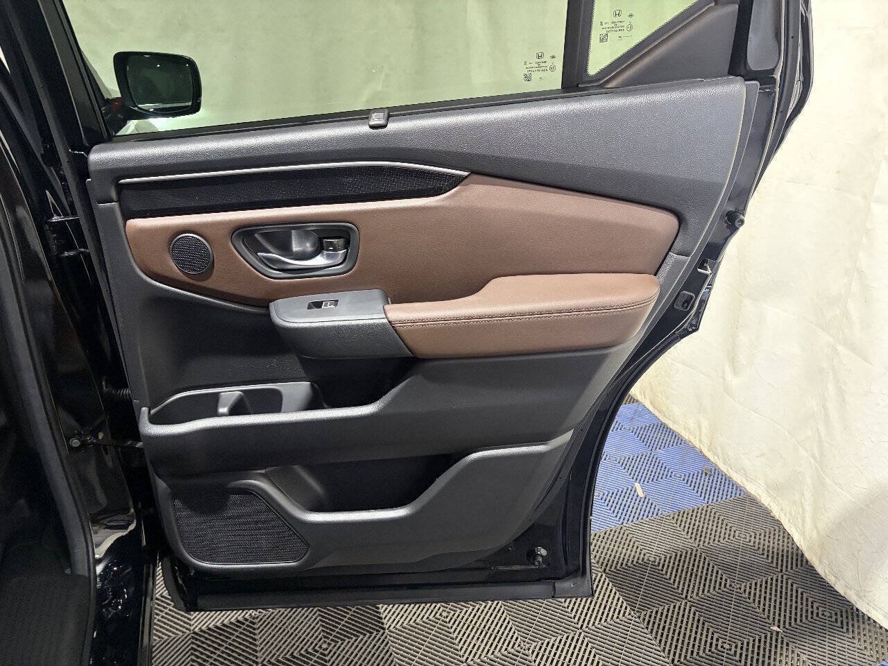 Used 2025 Honda Pilot Elite image 11