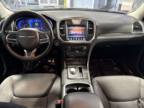 Used 2019 Chrysler 300 Touring w/ Sport Appearance Package RWD image 29