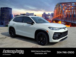 Used 2025 Volkswagen Tiguan SE R-Line video 1