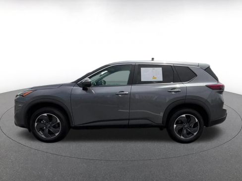 Used 2025 Nissan Rogue SV FWD image 9