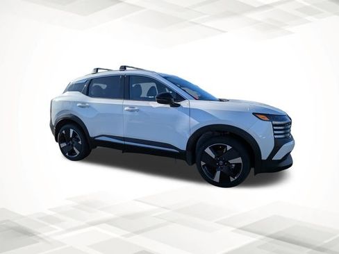 New 2026 Nissan Kicks SR w/ Cold Weather Package image 2