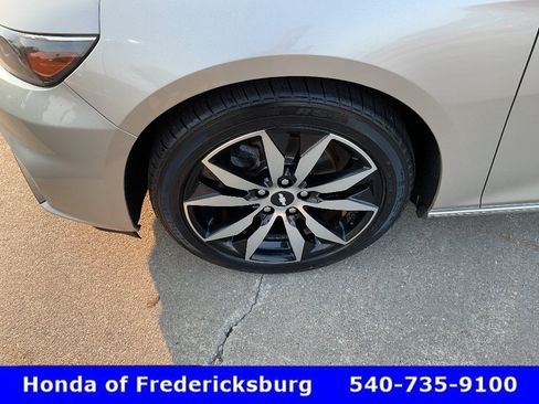 Used 2016 Chevrolet Malibu LT w/ Leather Package FWD image 10