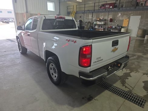 Used 2019 Chevrolet Colorado W/T w/ WT Convenience Package AWD/4WD image 4