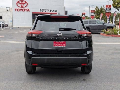 Used 2025 Nissan Rogue SV FWD image 9