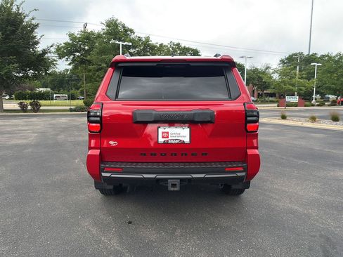Used 2025 Toyota 4Runner SR5 AWD/4WD image 14